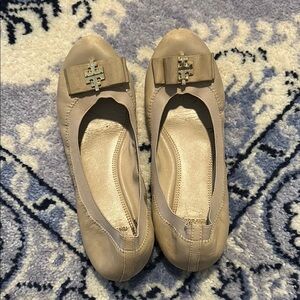 Tory Burch 10.5 logo flats